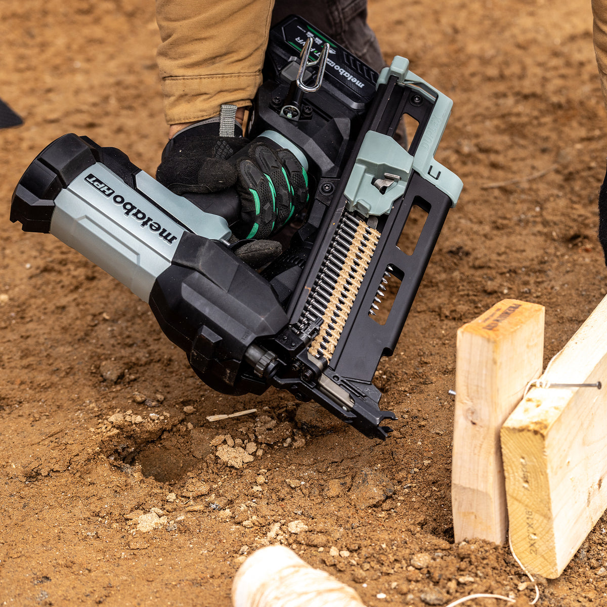 Metabo HPT 18V Cordless Pneumatic 3-in. Duplex Forming Nailer, 10.0Ah Kit (NR1875DDAQRY)