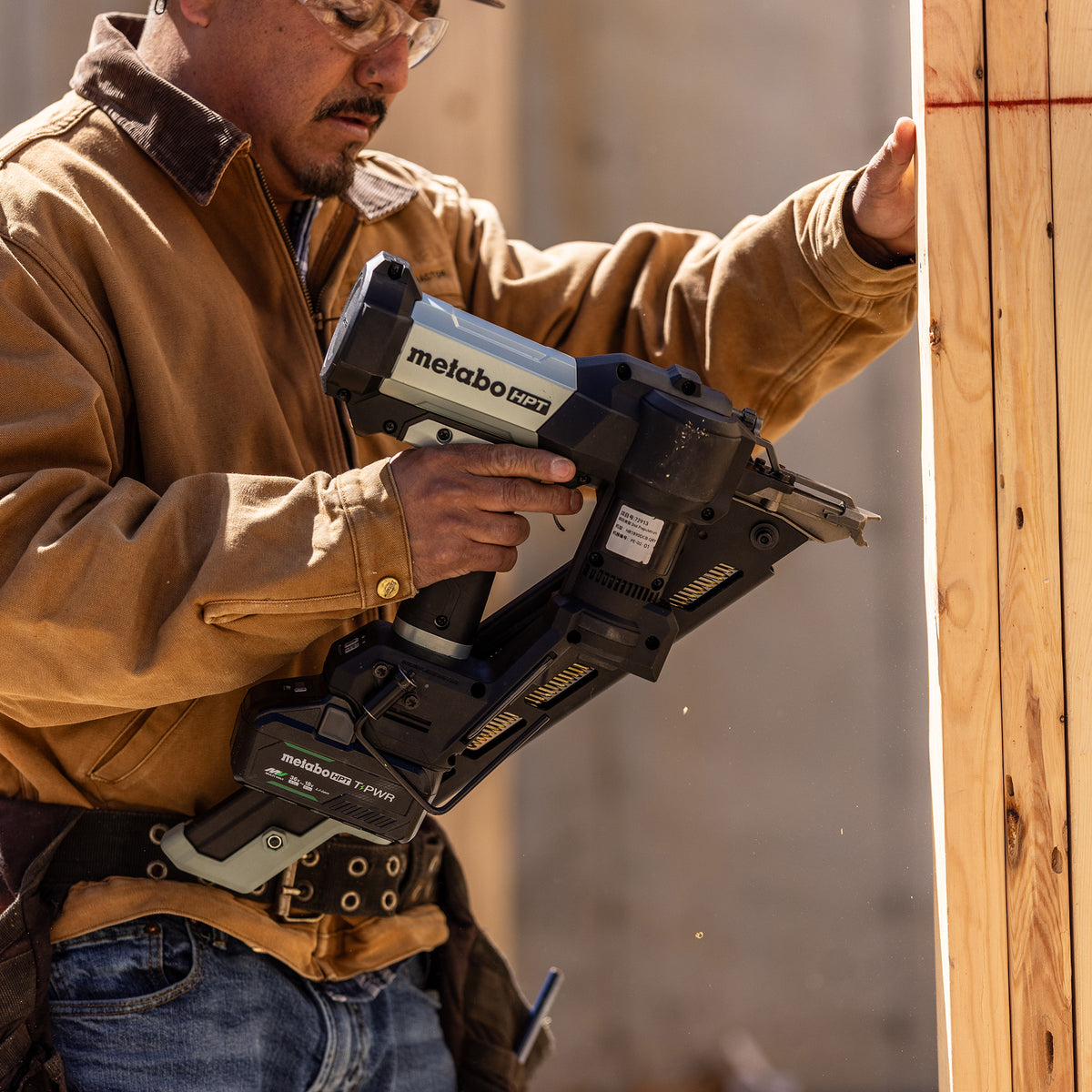 Metabo HPT 18V Cordless Pneumatic 30-Degree 3-1/2-in. Framing Nailer, 10.0Ah Kit (NR1890DCBQRY)