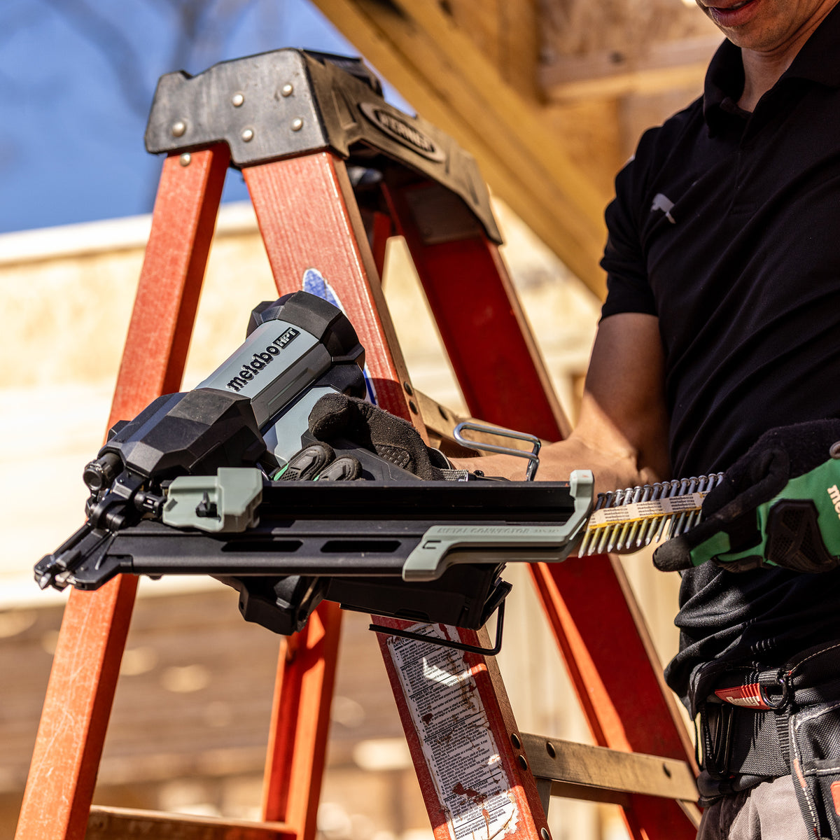 Metabo HPT 18V Cordless Pneumatic 30-Degree 3-1/2-in. Framing Nailer, 10.0Ah Kit (NR1890DCBQRY)