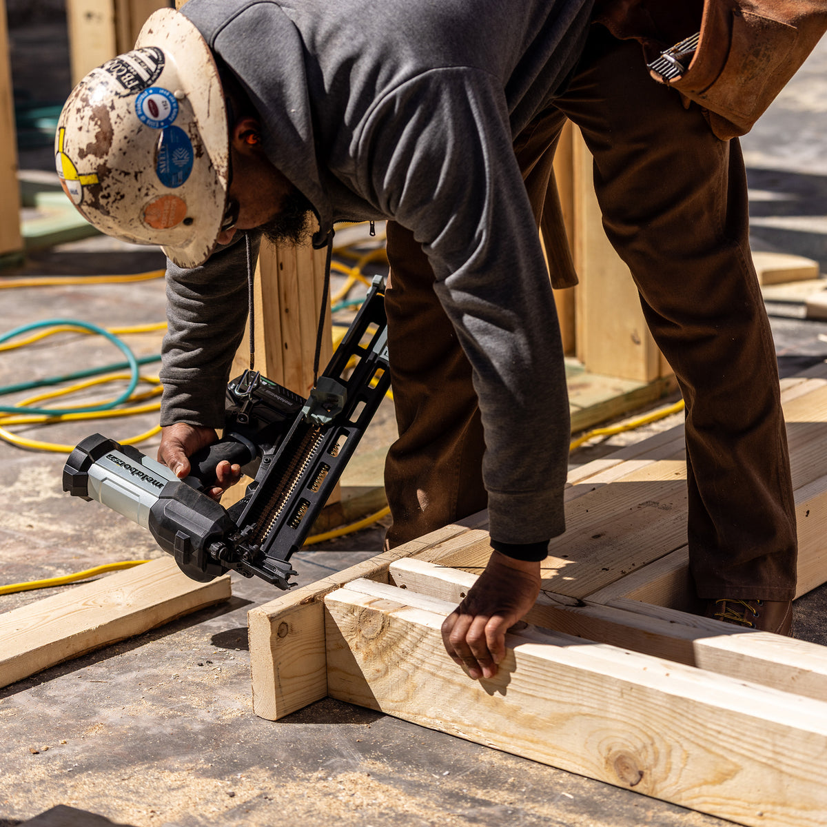 Metabo HPT 18V Cordless Pneumatic 21-Degree 3-1/2-in. Framing Nailer, 10.0Ah Kit (NR1890DRBQRY)