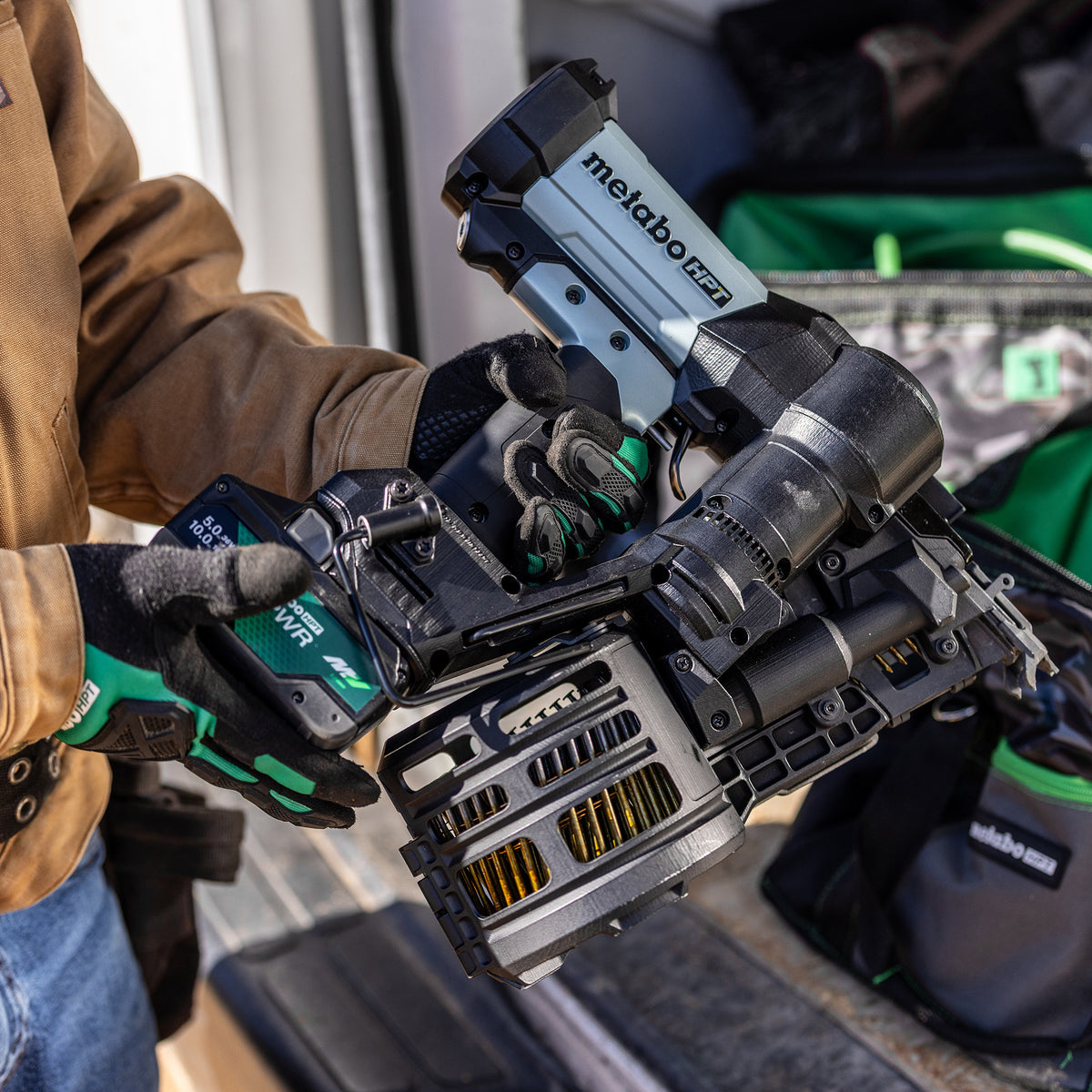 Metabo HPT 18V Cordless Pneumatic 15-Degree 3-1/2-in. Coil Framing Nailer, 10.0Ah Kit (NV1890DAQRY)