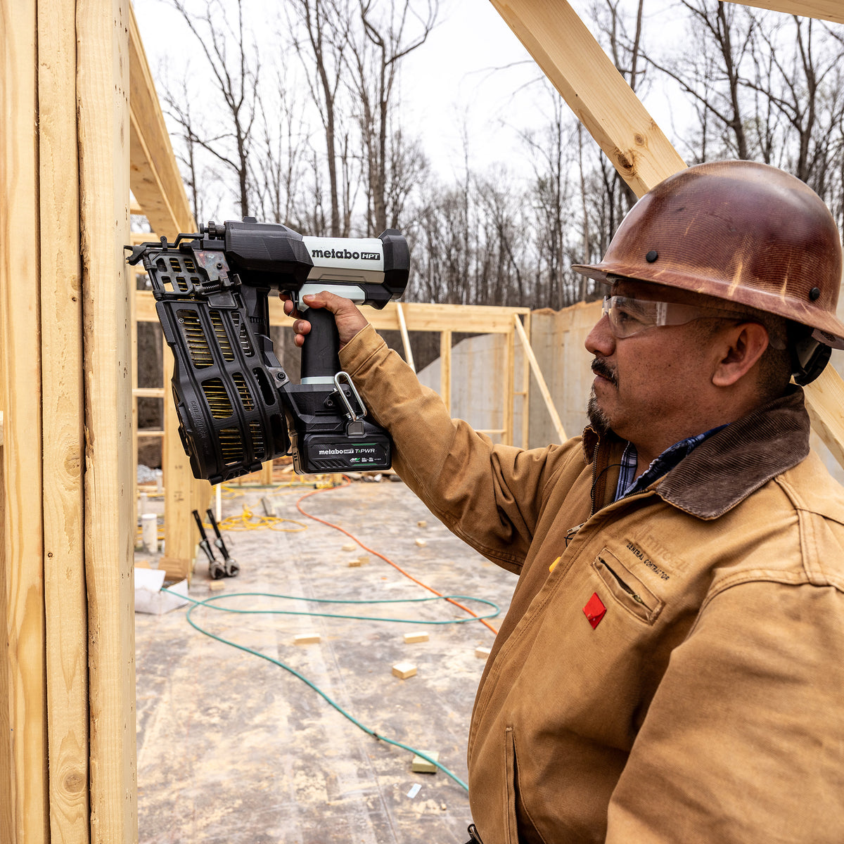 Metabo HPT 18V Cordless Pneumatic 15-Degree 3-1/2-in. Coil Framing Nailer, 10.0Ah Kit (NV1890DAQRY)