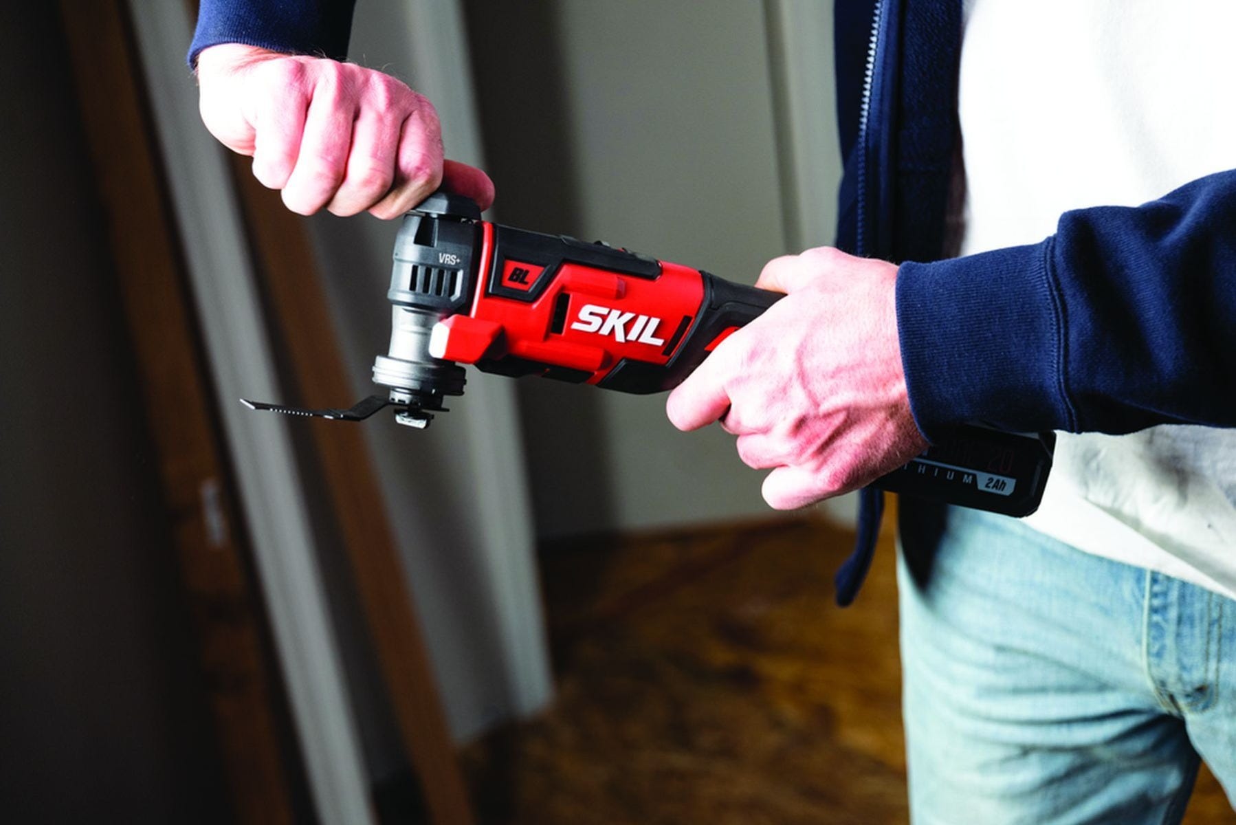 SKIL OS5937-10 PWRCore 20 Brushless 20V Oscillating MultiTool with Battery and PWR JUMP Charger