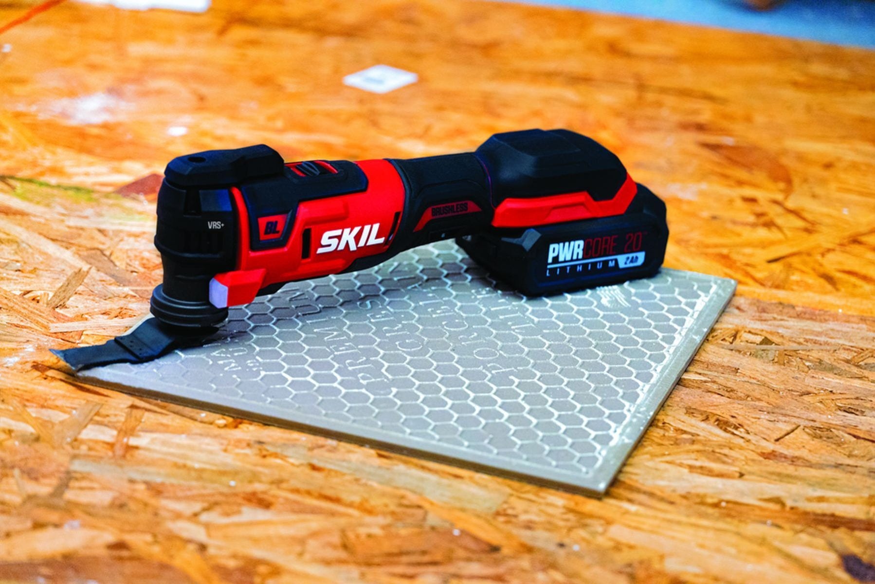 SKIL OS5937-10 PWRCore 20 Brushless 20V Oscillating MultiTool with Battery and PWR JUMP Charger