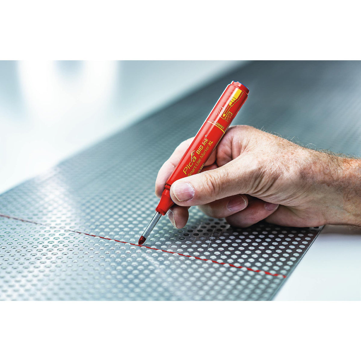 Pica Dry Big Ink Smart-Use Marker XL Red Permanent Deep Hole Marker with 2-4 mm Reversible Nib (170/40/SB)