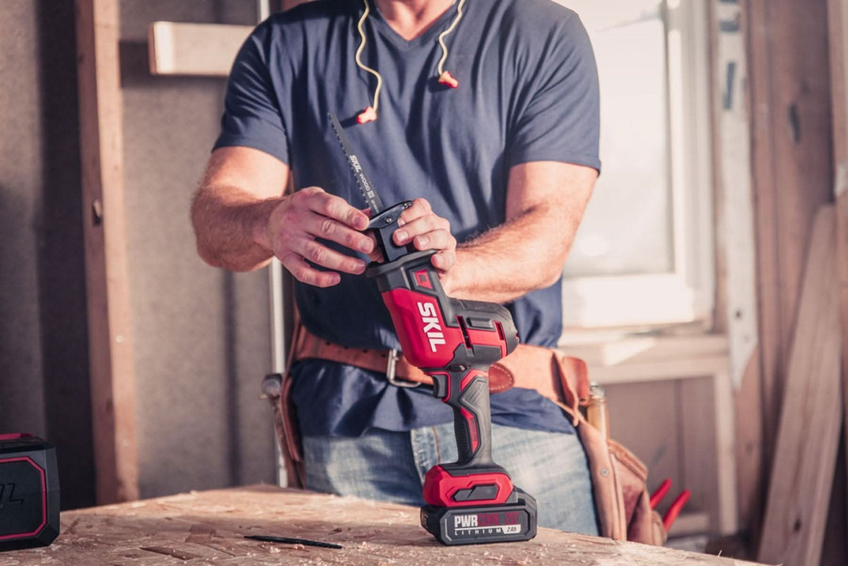 SKIL RS5825B-10 PWR CORE 20 Brushless 20V Compact Reciprocating Saw with Battery and Auto PWR JUMP Charger