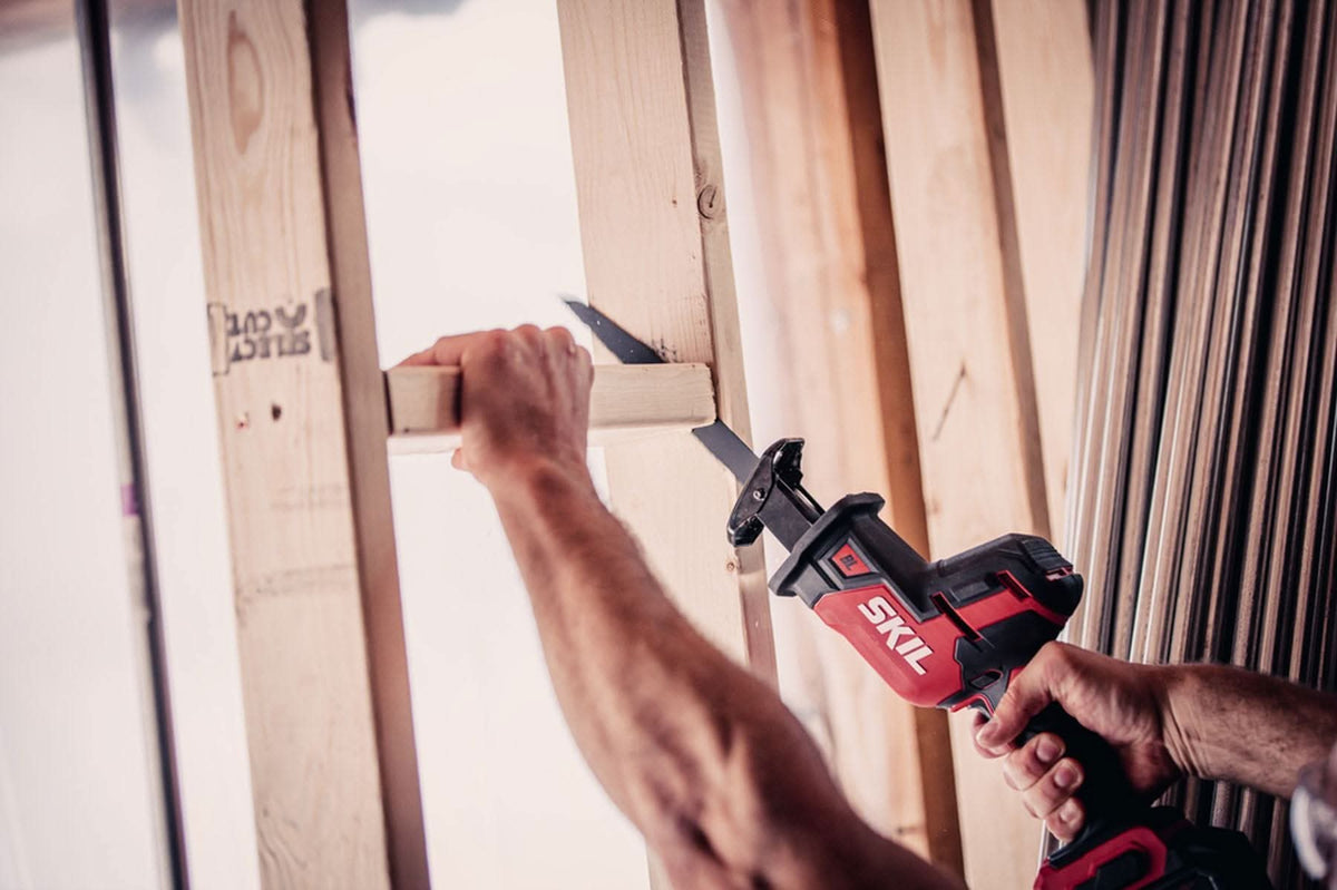 SKIL RS5825B-10 PWR CORE 20 Brushless 20V Compact Reciprocating Saw with Battery and Auto PWR JUMP Charger