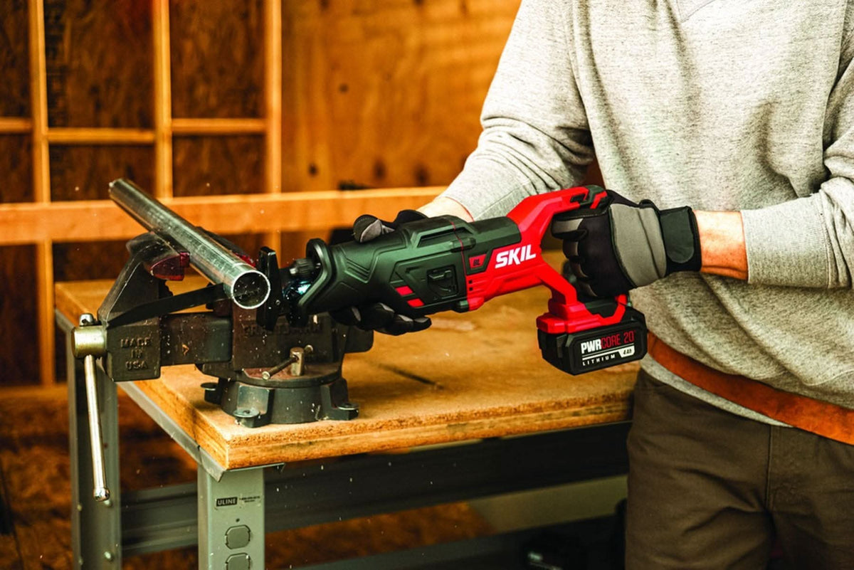 SKIL RS5884-1A PWRCore 20 Brushless 20V Reciprocating Saw Kit with 4.0Ah Battery and PWR JUMP Charger