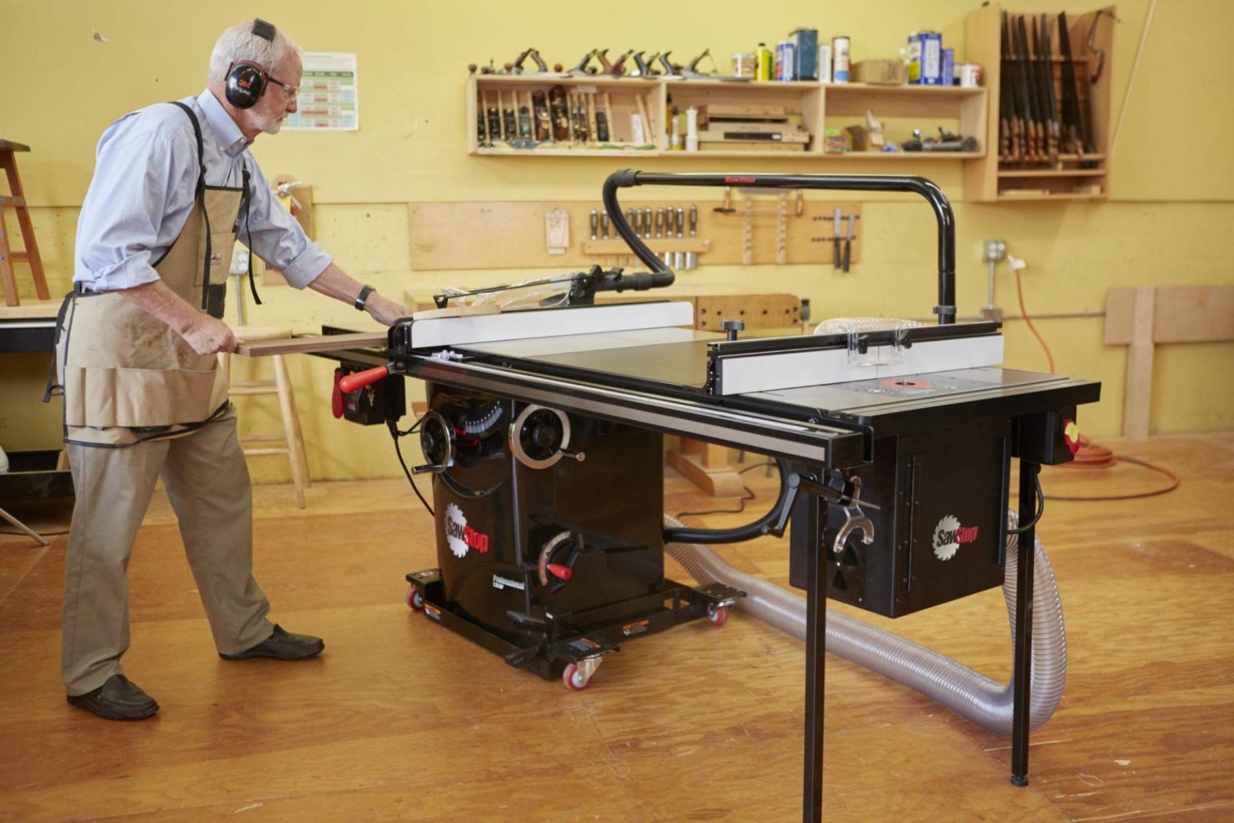 SawStop PCS31230-TGP252 220V Single Phase 3-HP 13-Amp 10" Professional Cabinet Saw with 52" Professional Series T-Glide Fence System