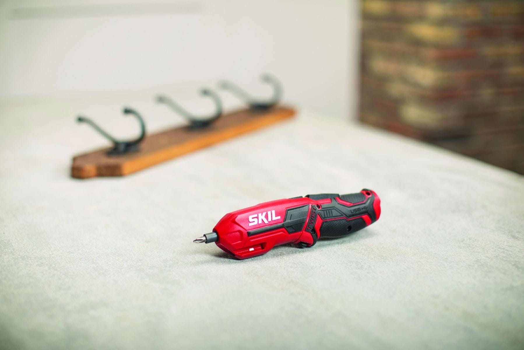 SKIL SD561802 Rechargeable 4V Pivot Grip Screwdriver