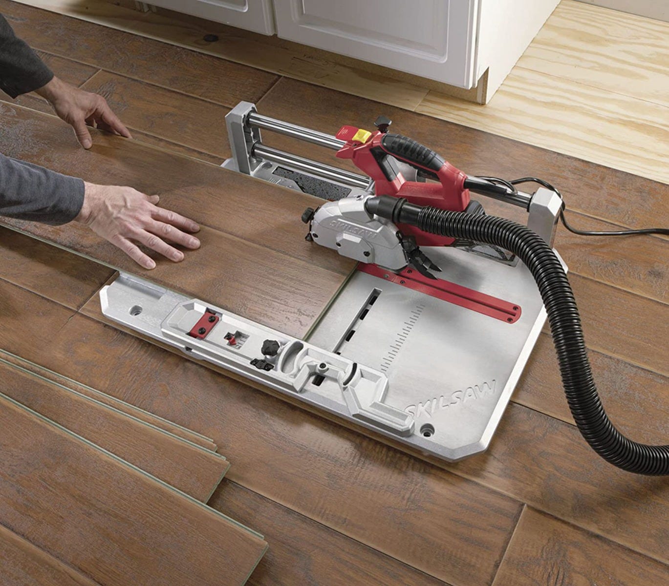 SKIL 3601-02 7.0 Amp Flooring Saw