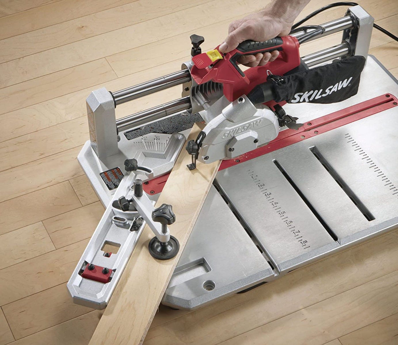 SKIL 3601-02 7.0 Amp Flooring Saw