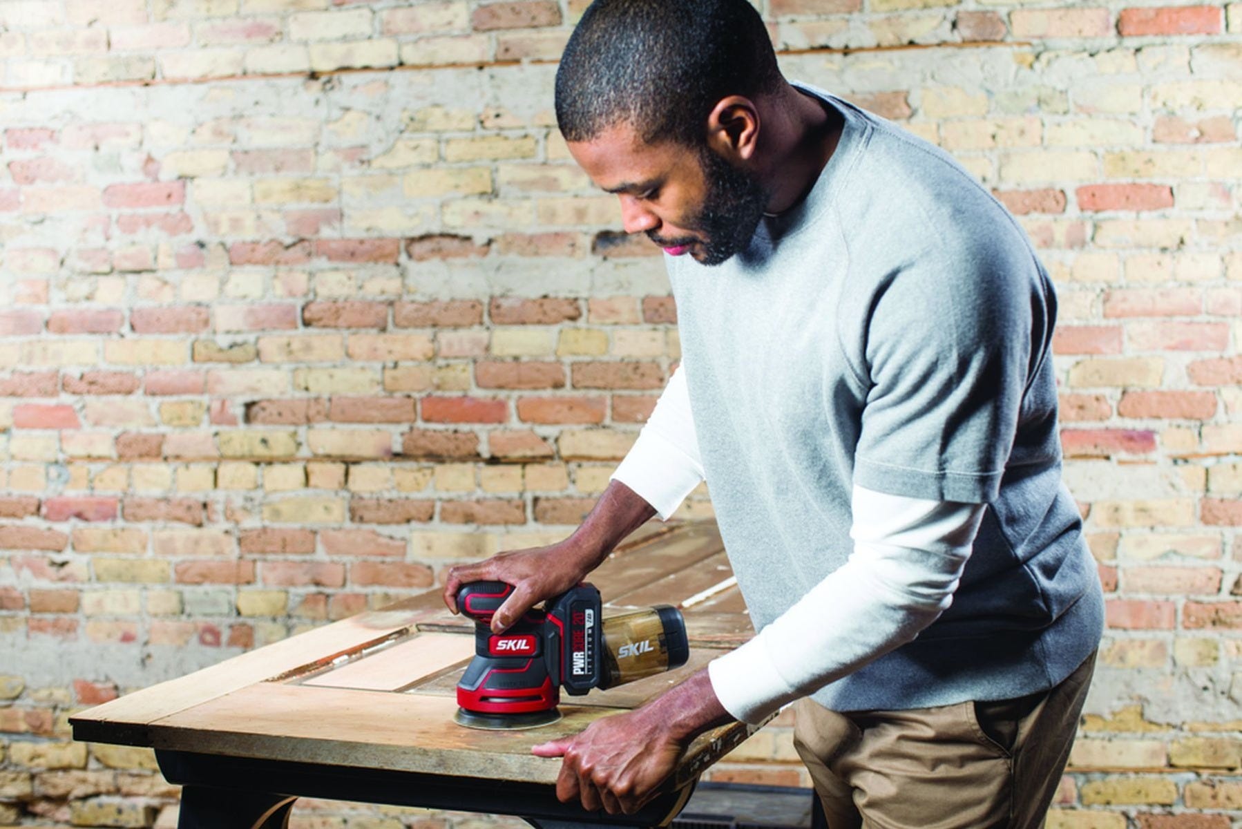 SKIL SR660302 PWRCore 20 Brushless 20V Random Orbital Sander with Battery and PWR JUMP Charger
