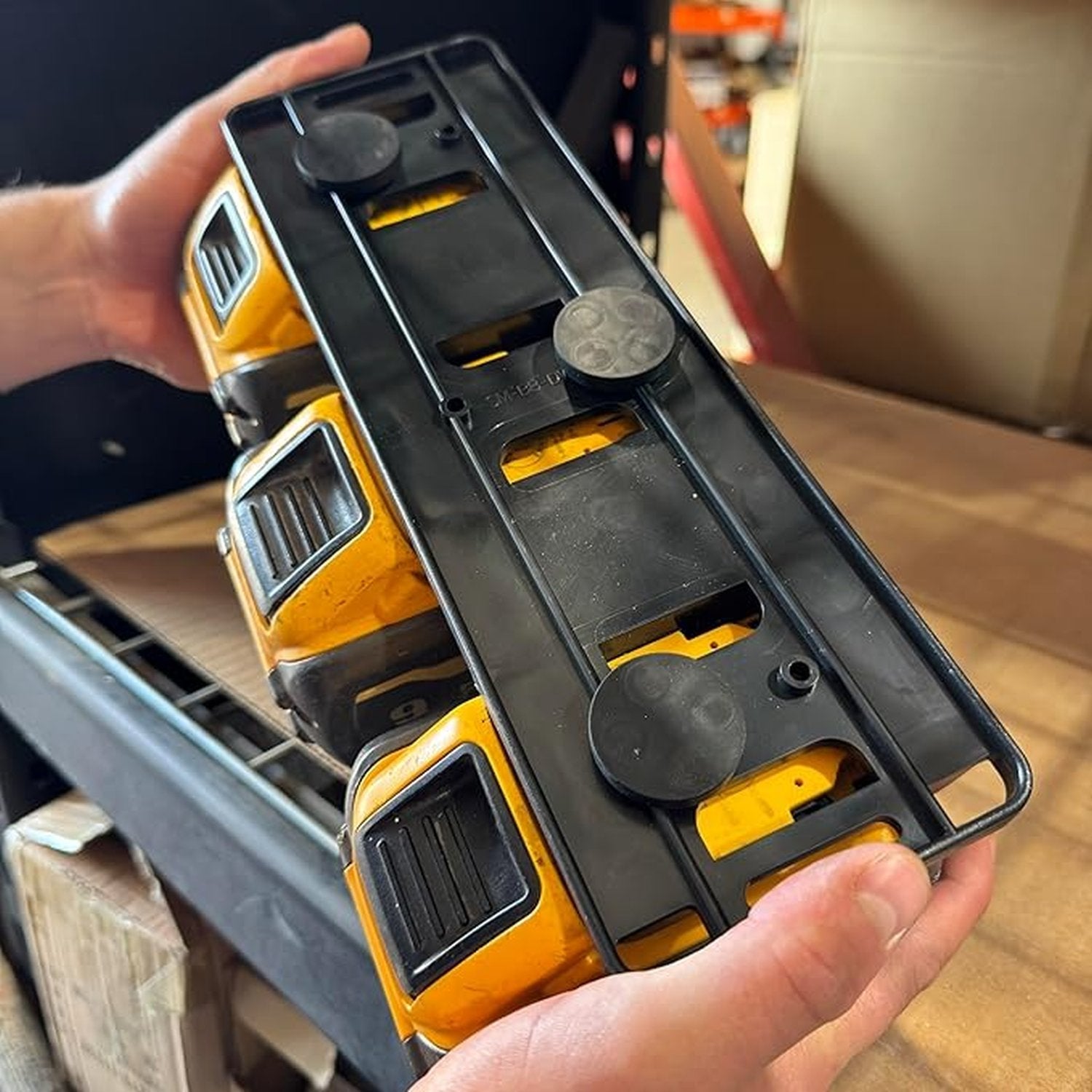 StealthMounts Magnetic Battery Holder for Dewalt 20/60V Batteries