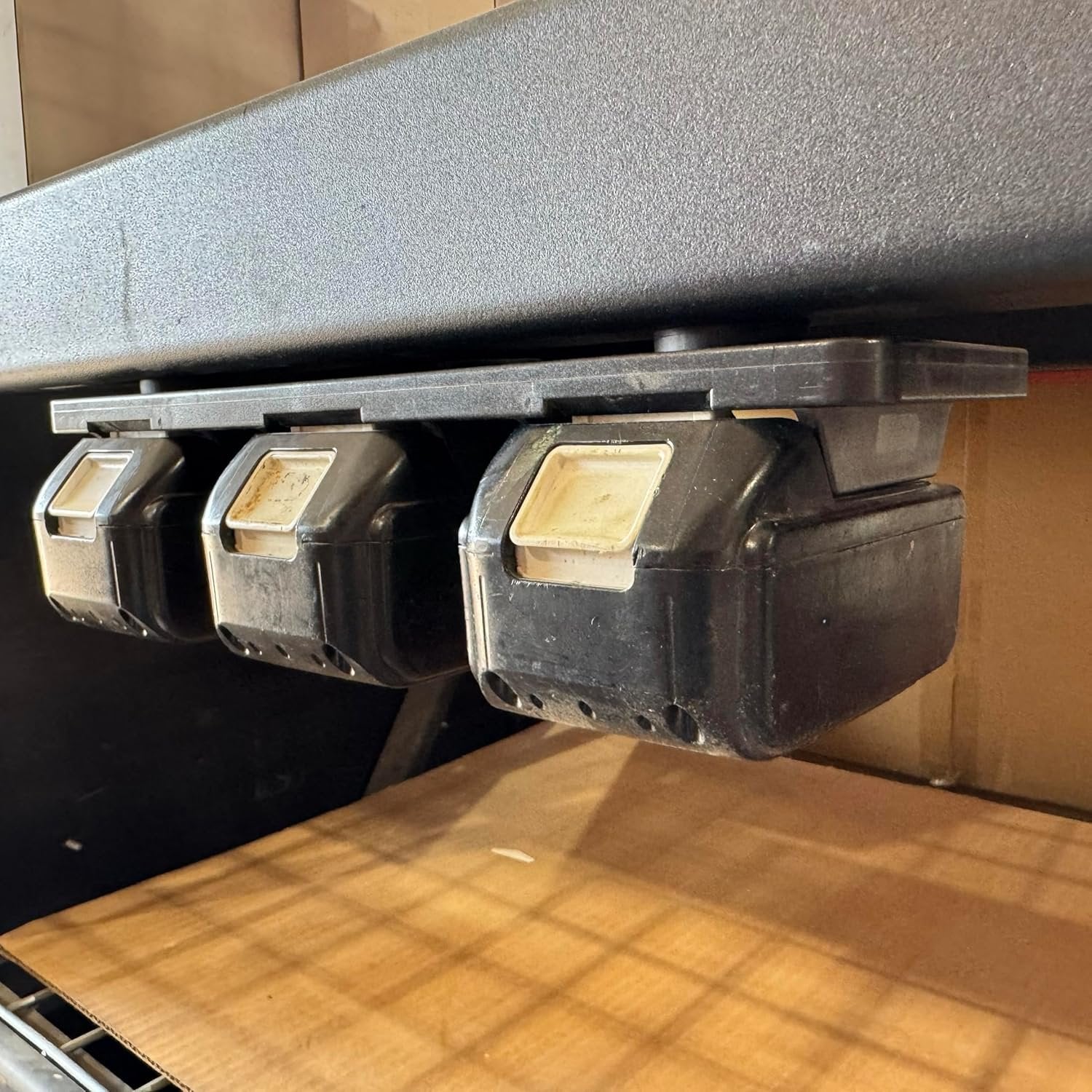StealthMounts Magnetic Battery Holder for Makita 18V Batteries