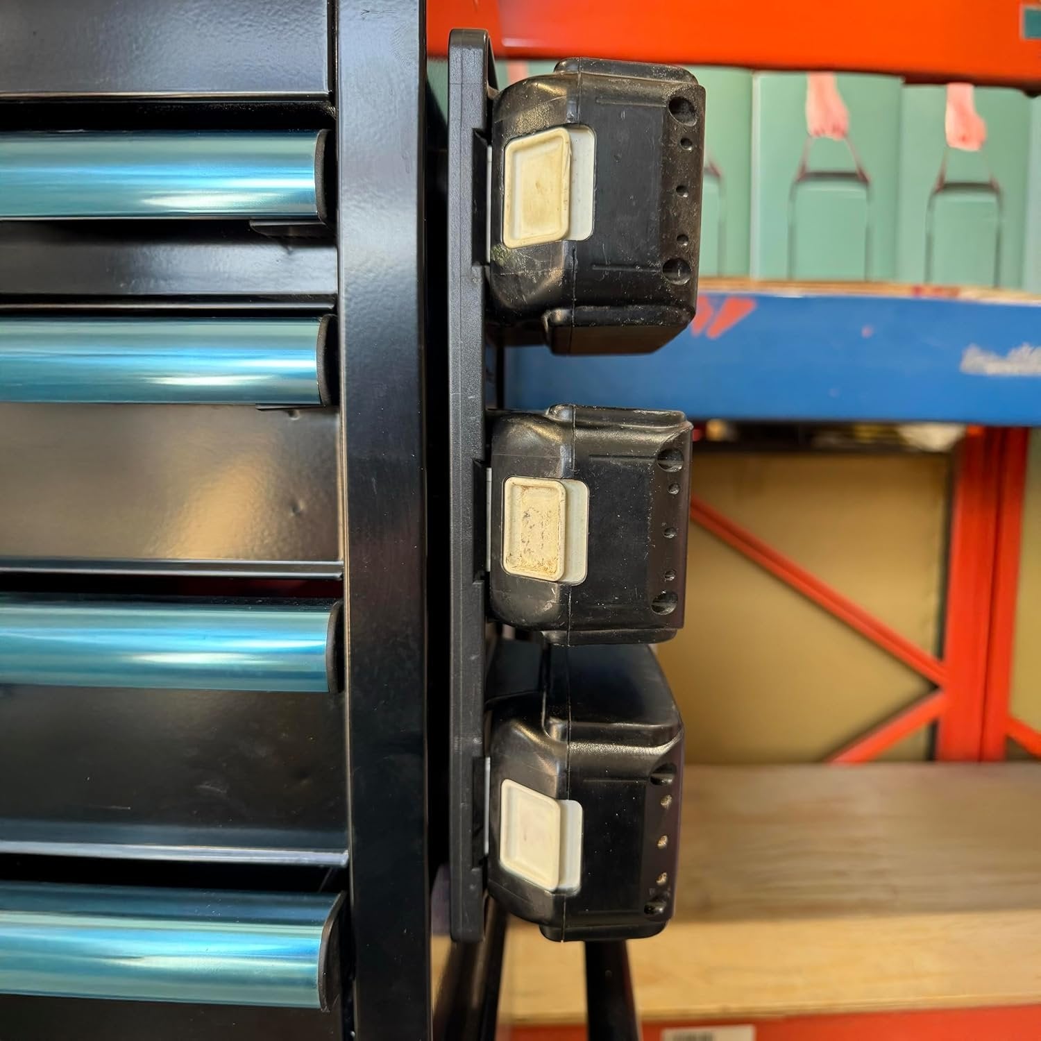 StealthMounts Magnetic Battery Holder for Makita 18V Batteries