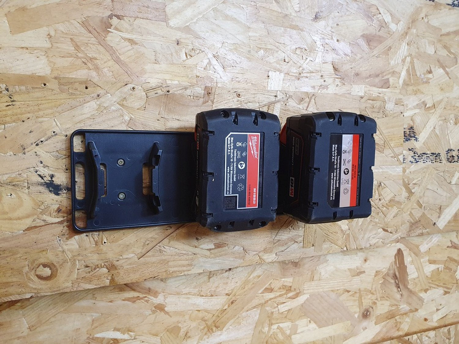 StealthMounts Battery Holder for Milwaukee M18 Batteries