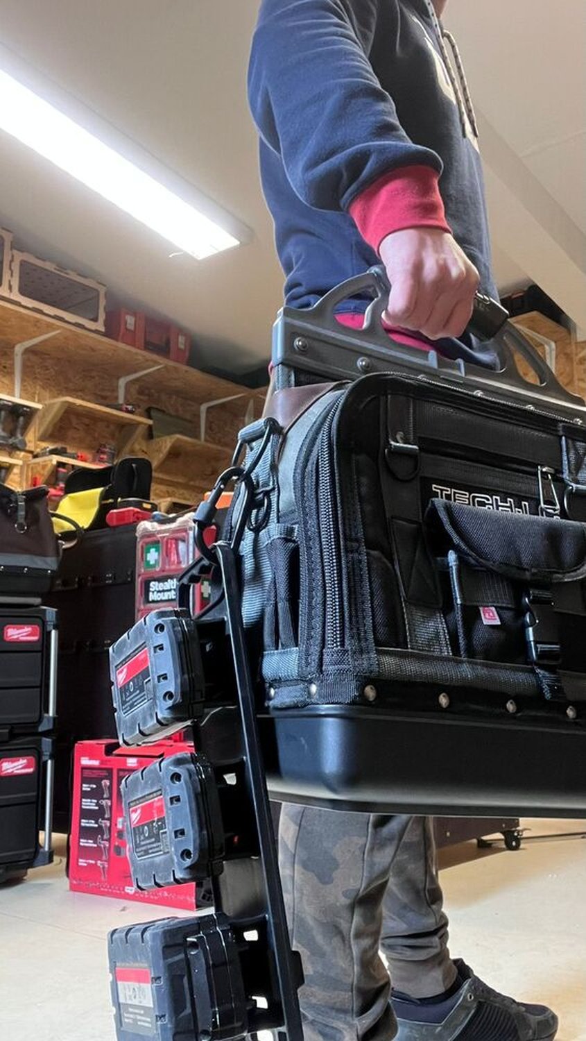 StealthMounts Battery Holder with Handle for Milwaukee M18 Batteries