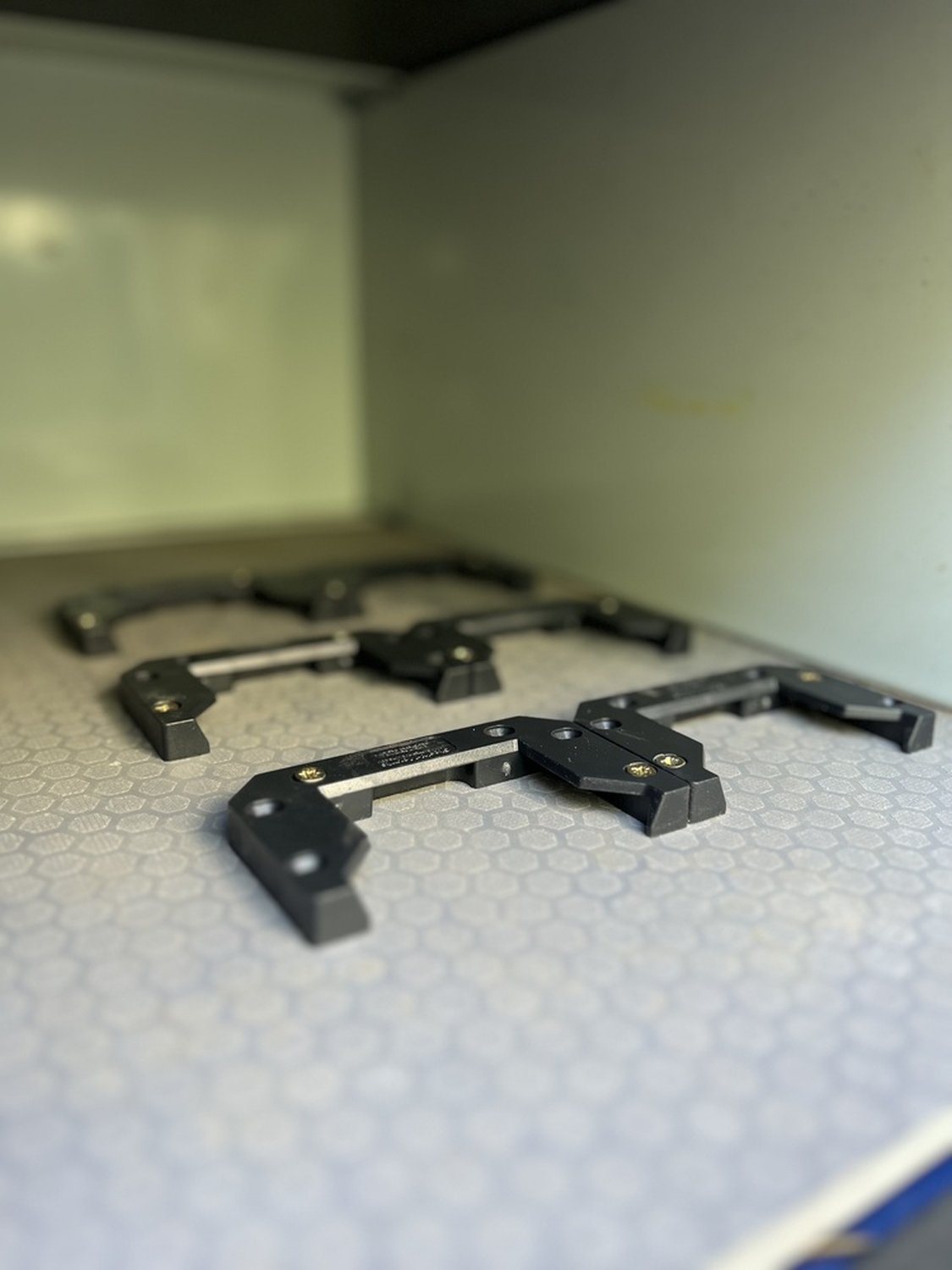 StealthMounts Cleat 'n' Feet Mounting Cleats V2 Black, 6-Pack