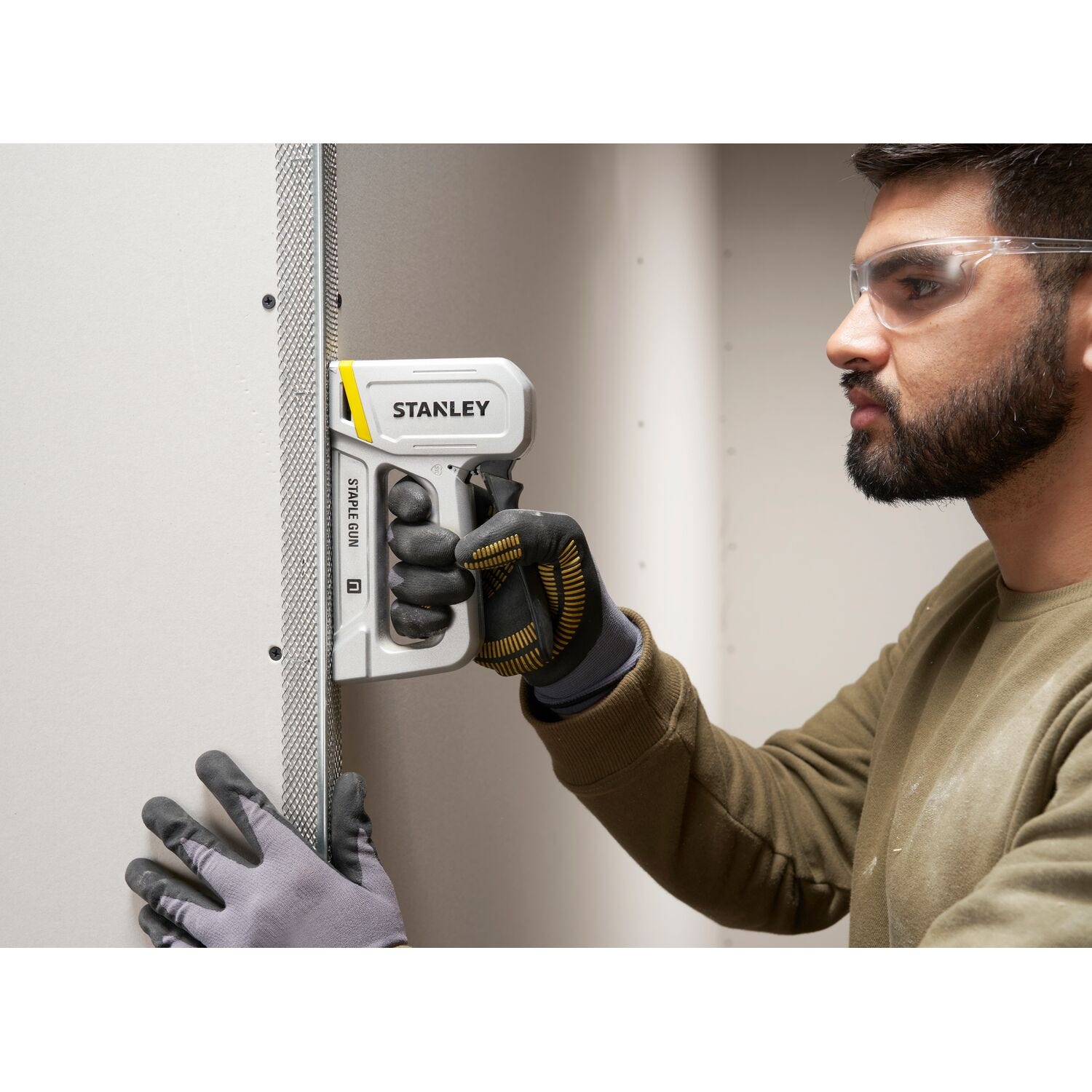 Stanley STHT70150 Aluminum Staple Gun