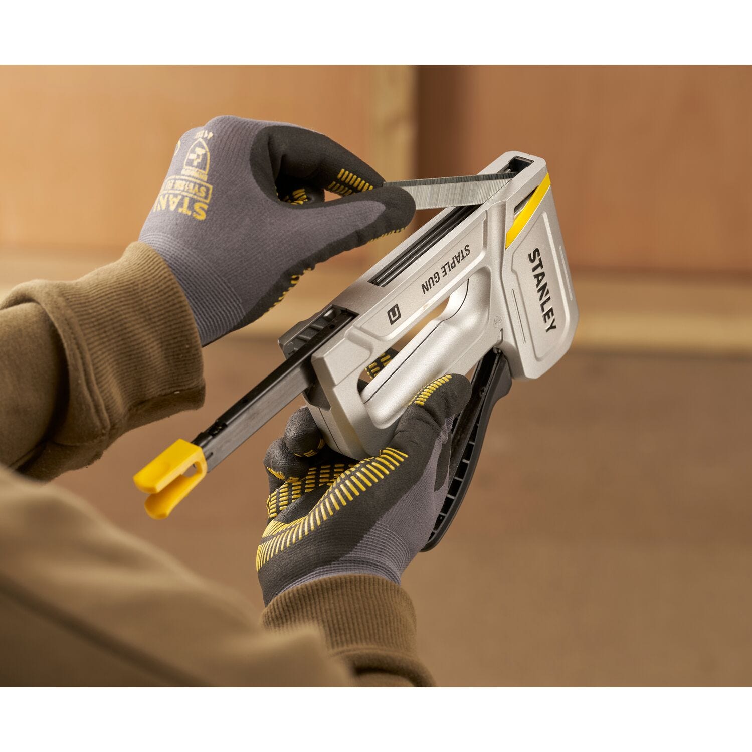 Stanley STHT70150 Aluminum Staple Gun