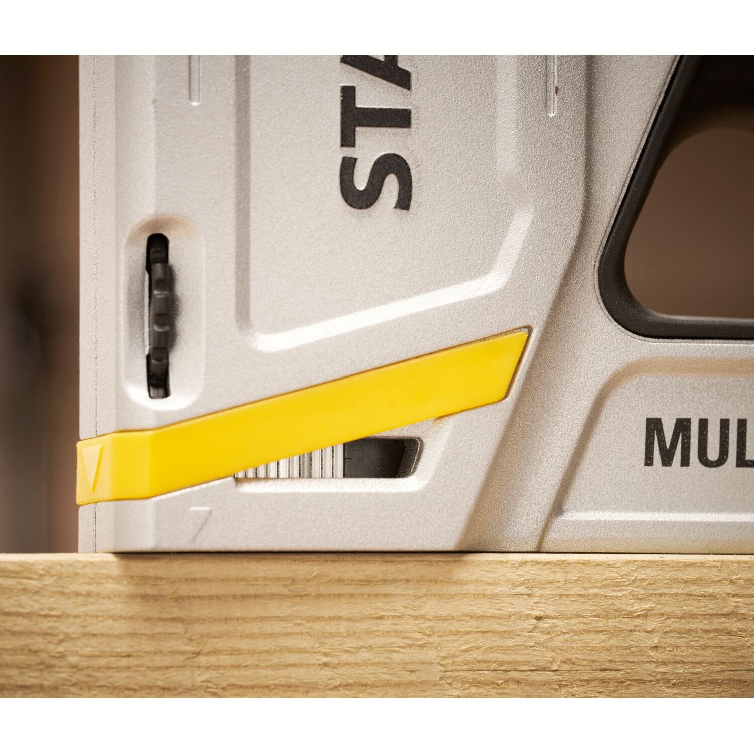 Stanley STHT70250 2-in-1 Multi Tacker