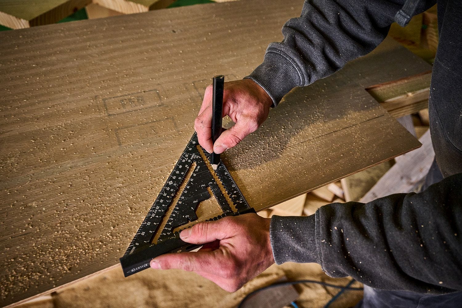 Stiletto STSQ7-L 7 in. Carpenter Square with Level