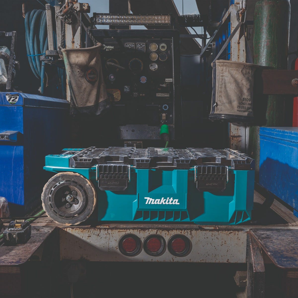 Makita T-90009 MAKTRAK Rolling Tool Chest – Tool Nut