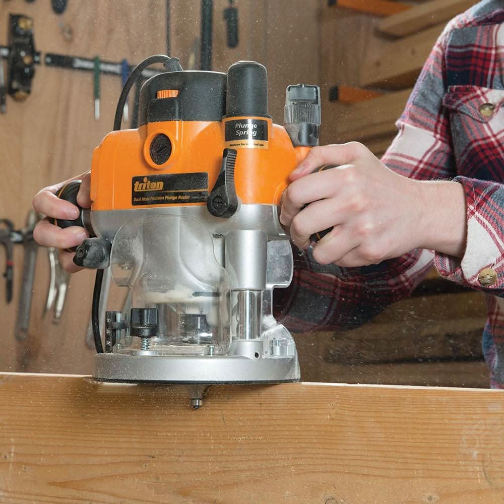 Triton TRA001 Dual Mode Precision 3-1/4 HP 2400W Plunge Router