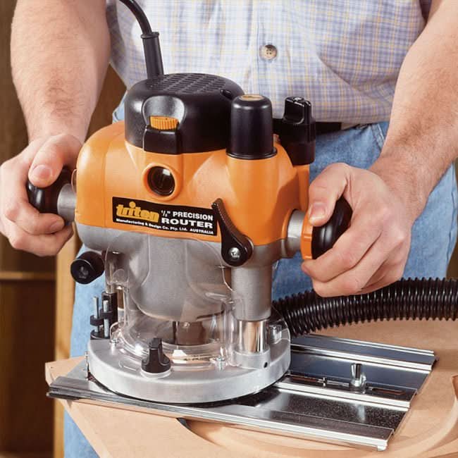 Triton TRA001 Dual Mode Precision 3-1/4 HP 2400W Plunge Router