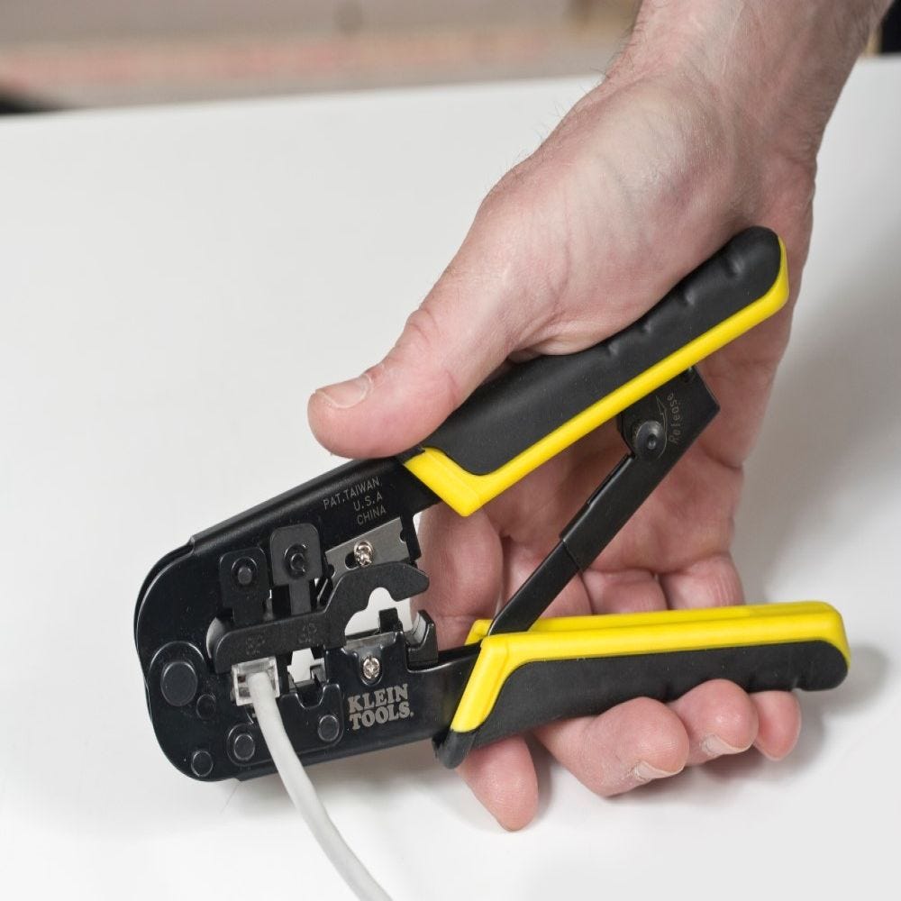 Klein Tools VDV001819 VDV Apprentice 6-Piece Cable Installation Kit with Scout Pro 3 Tester