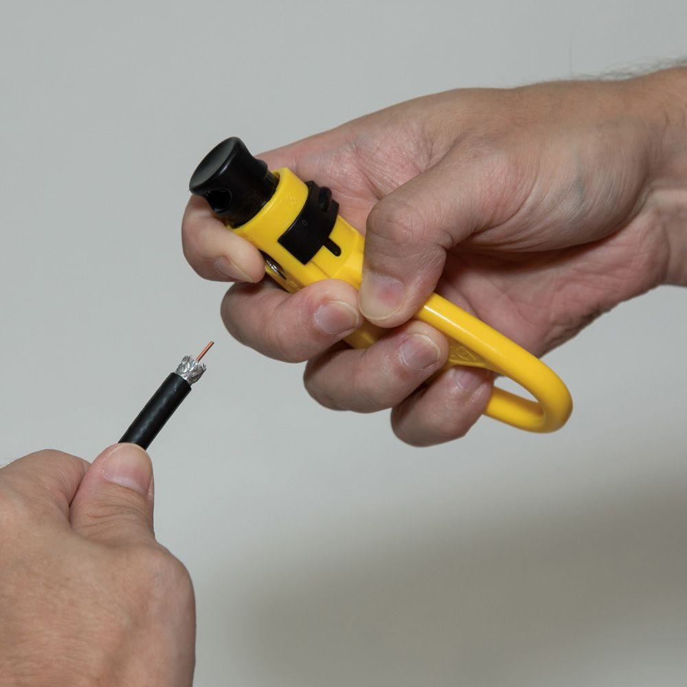 Klein Tools VDV001819 VDV Apprentice 6-Piece Cable Installation Kit with Scout Pro 3 Tester