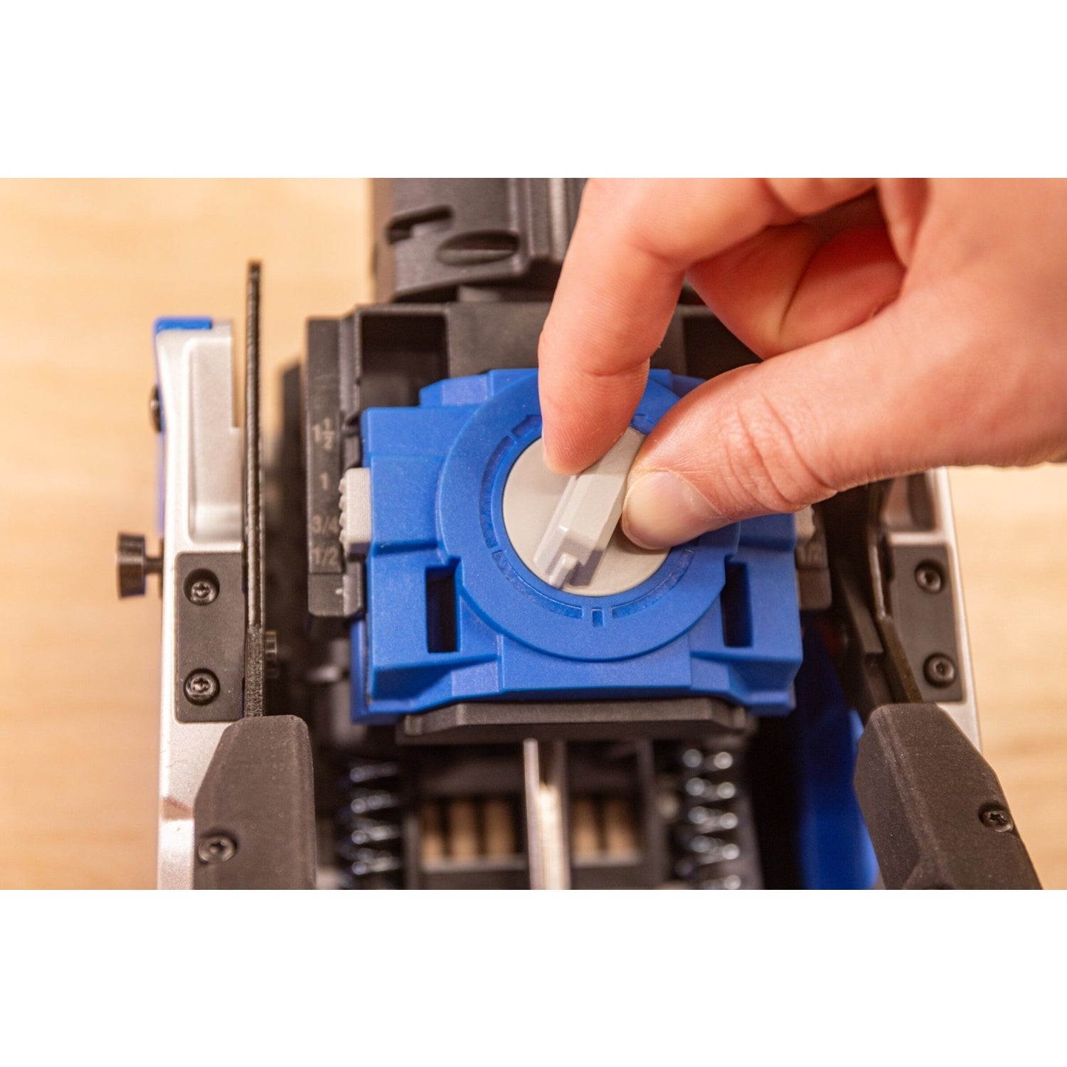 Kreg KPTBRB100A 20V Ionic Drive Rebel Pocket-Hole Joiner 4.0Ah Kit