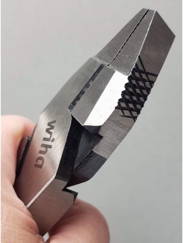 Wiha 32631 Lineman's Pliers. 9.5", High Leverage NE Style, Textured Soft Grips