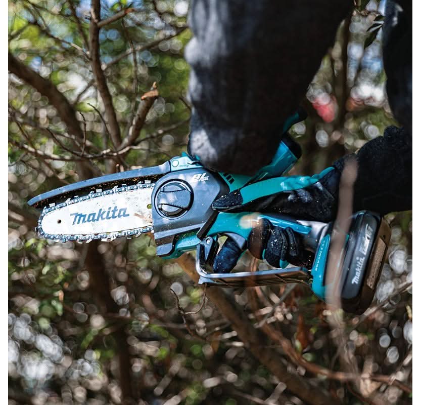 Makita 18V LXT Brushless 6 in. Pruning Saw with 18V 4.0Ah Battery & Charger Starter Pack