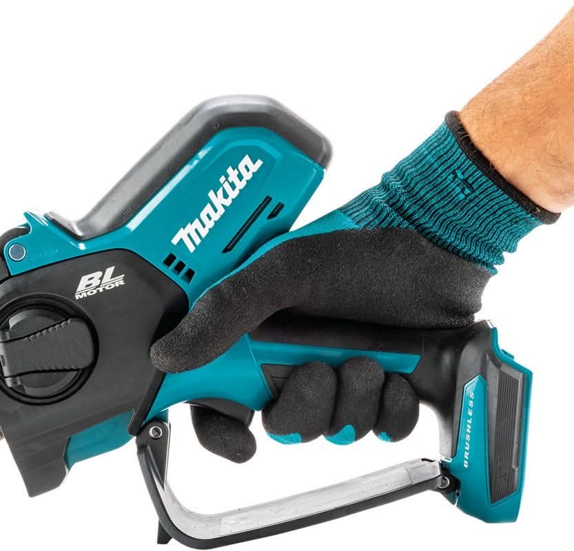 Makita 18V LXT Lithium-Ion Brushless 6" Pruning Saw with Holster and Battery and Charger Starter Pack (4.0Ah)