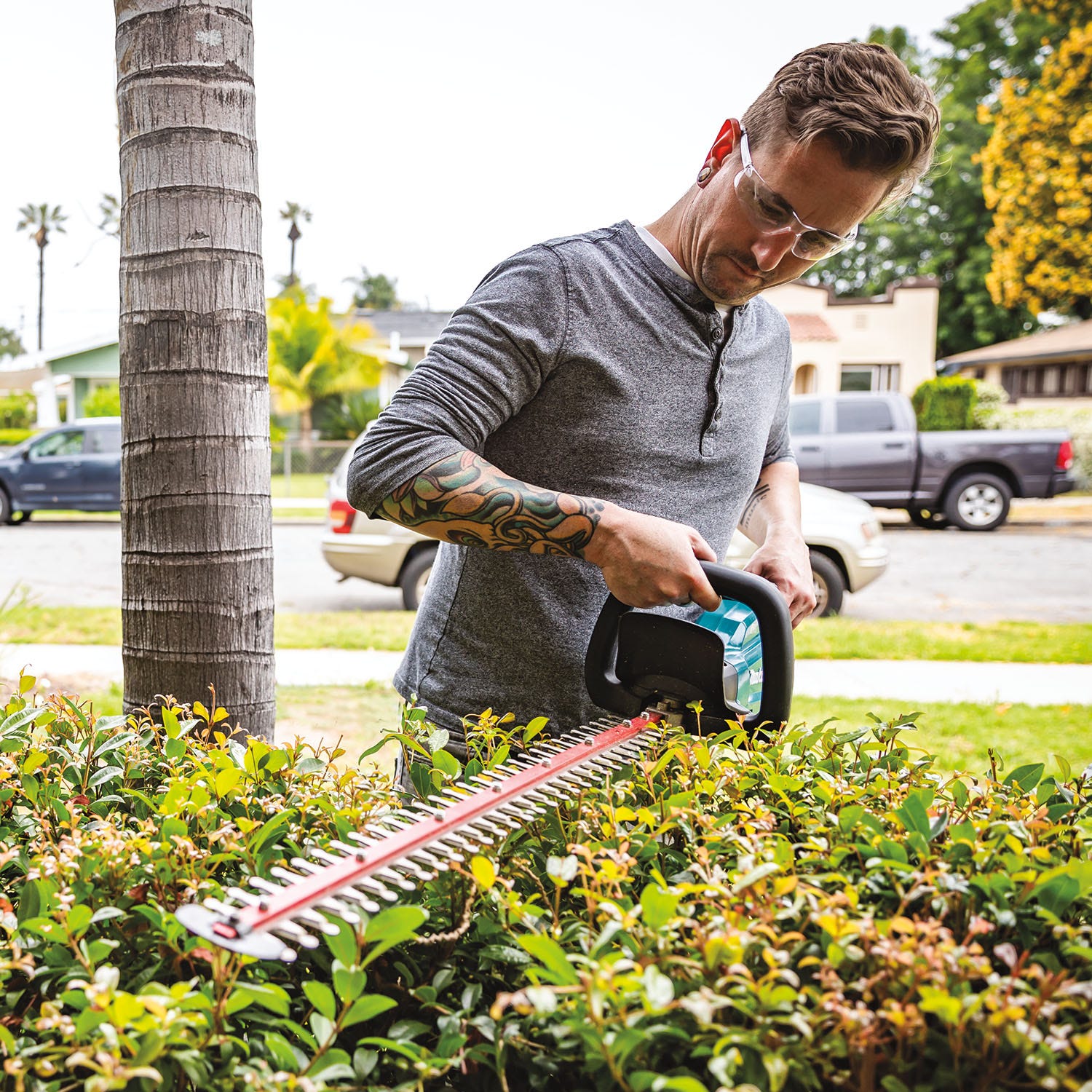 Makita XHU08Z 18V LXT Lithium-Ion Brushless Cordless 30" Hedge Trimmer, Tool Only