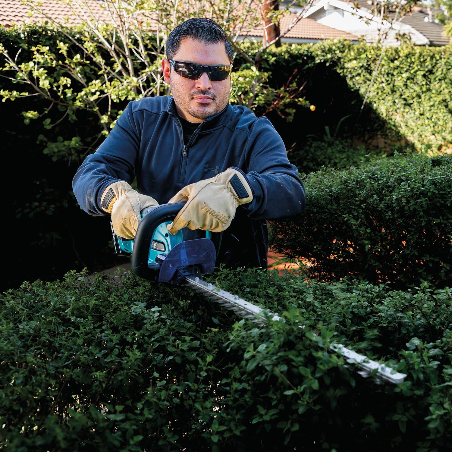 Makita XHU10SM1 18V LXT Lithium-Ion Cordless 24" Hedge Trimmer Kit (4.0Ah)