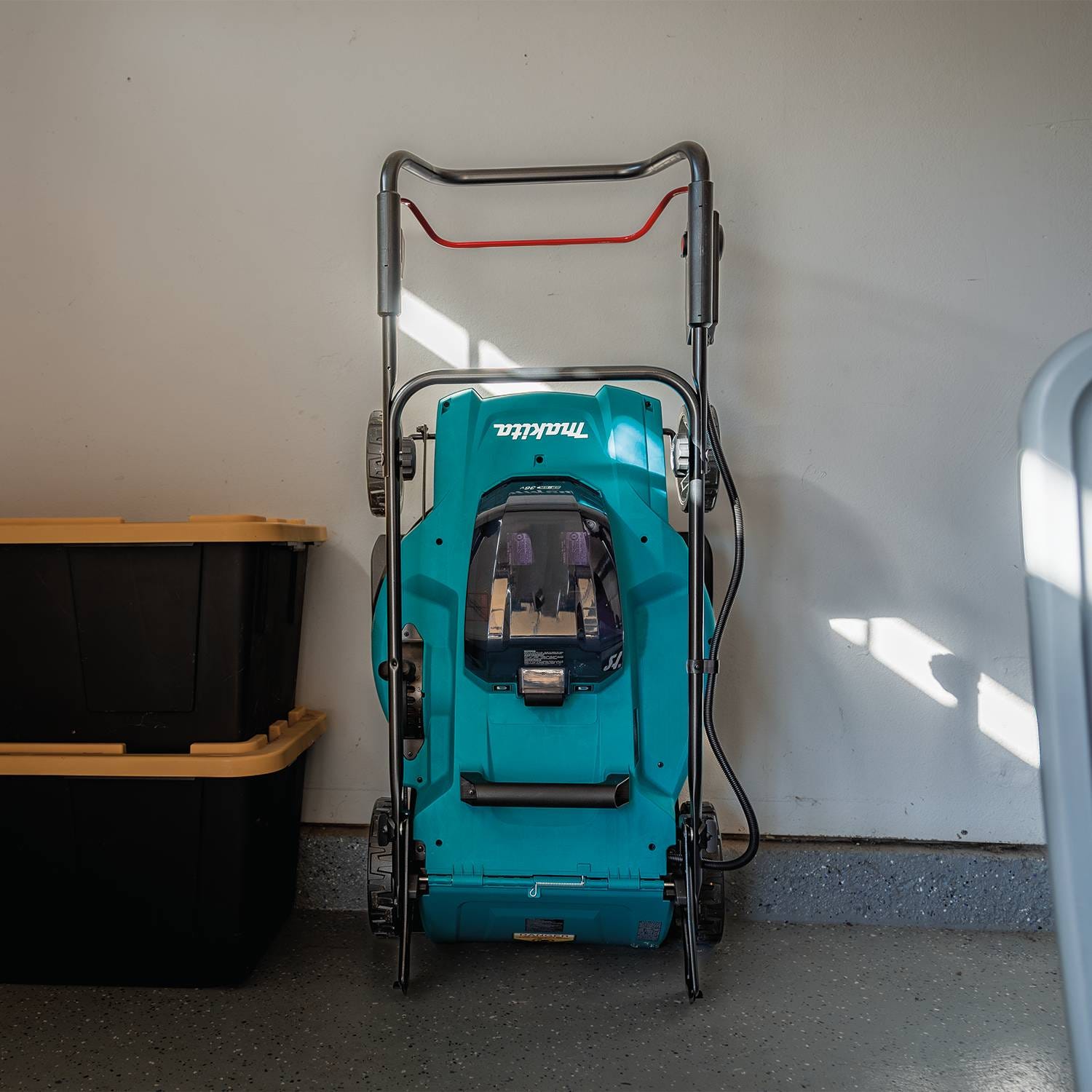 Makita XML13CM1 Makita XML13CM1 36V (18V X2) LXT 19" Lawn Mower Kit with 4 Batteries (4.0Ah)