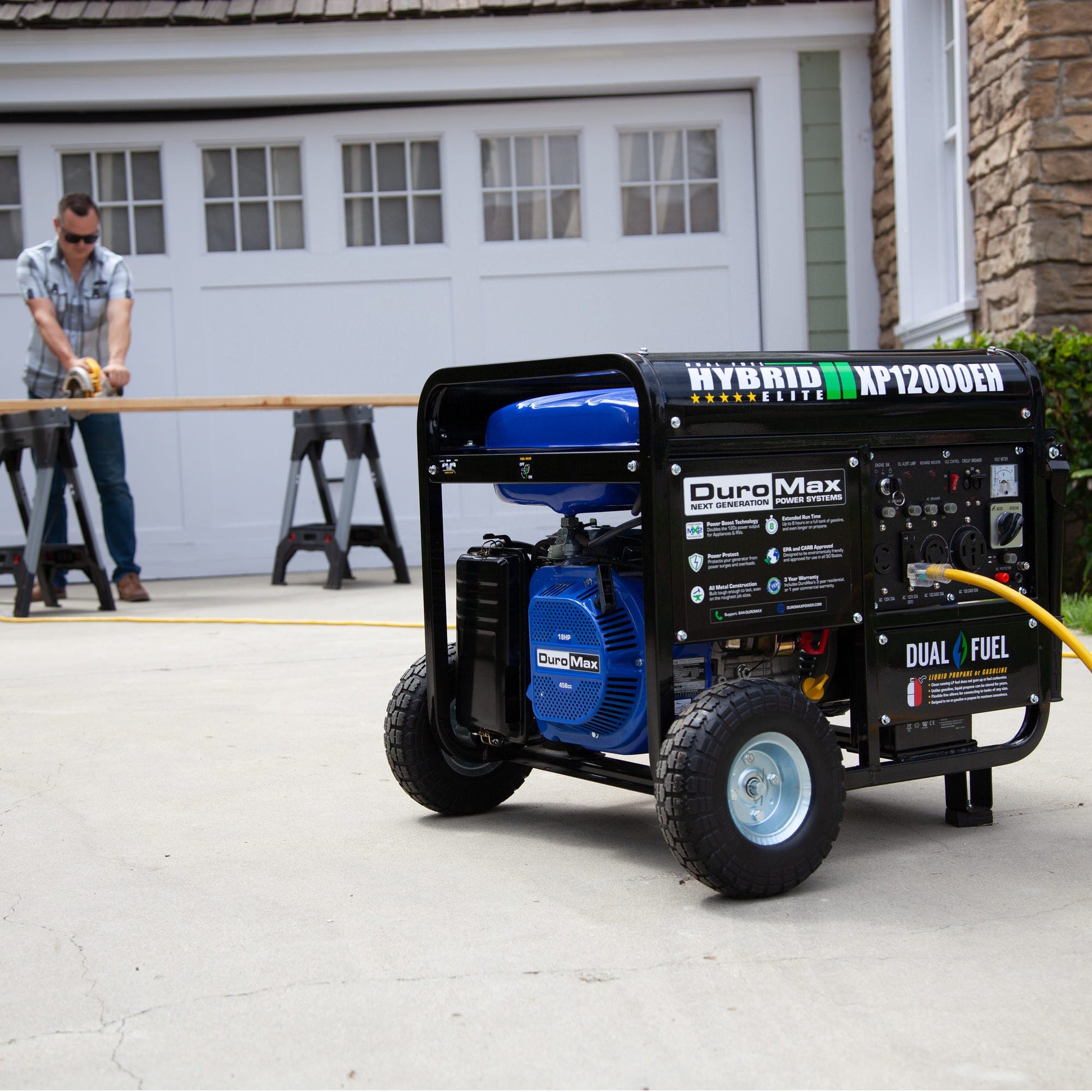 DuroMax XP12000EH 12,000-Watt 457cc Portable Dual Fuel Gas Propane Generator
