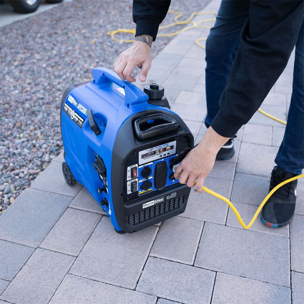 DuroMax XP2300iH 2,300-Watt 80cc Dual Fuel Digital Inverter Hybrid