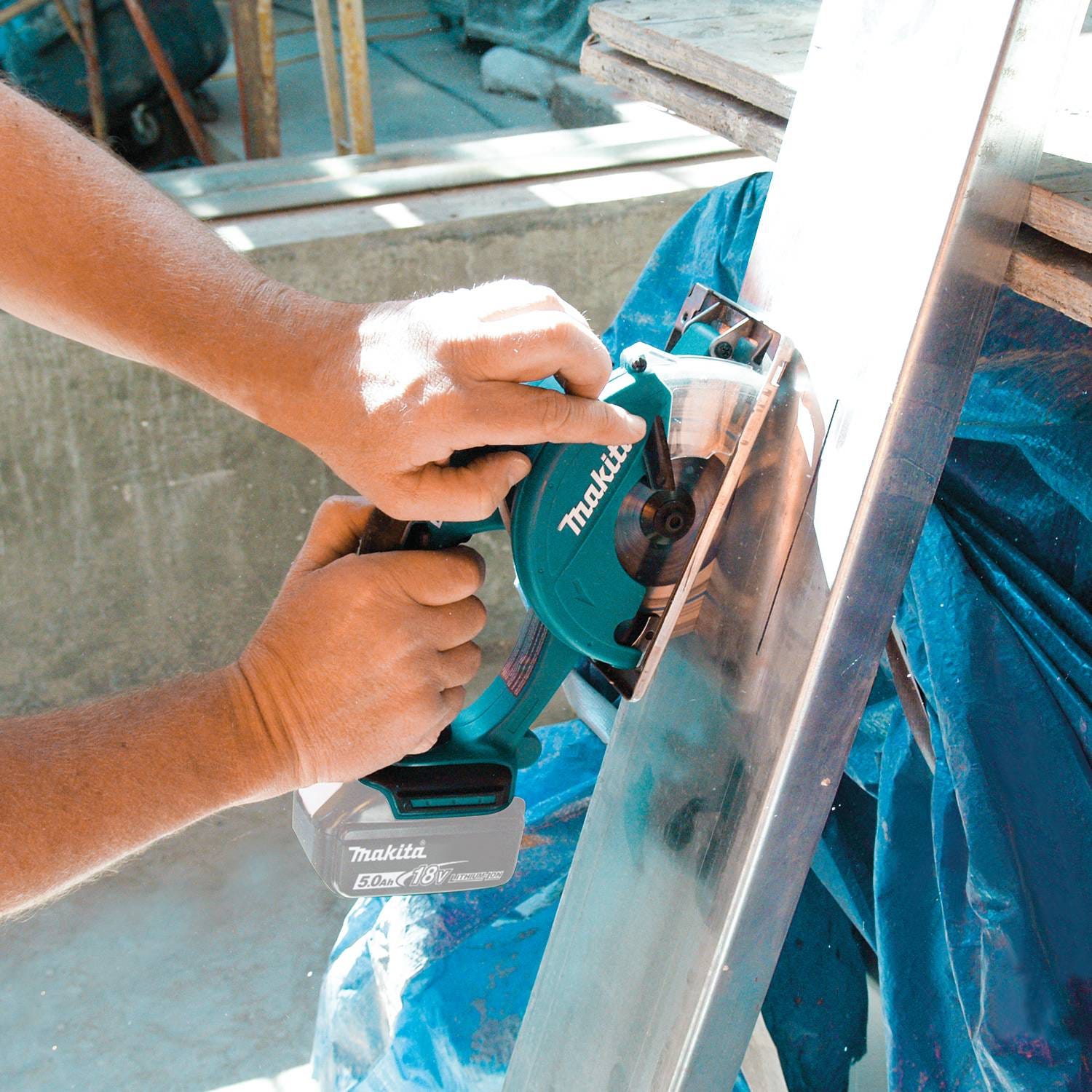 Makita XSC01Z 18V LXT Lithium-Ion Cordless 5-3//8 Metal Cutting Saw Tool Only