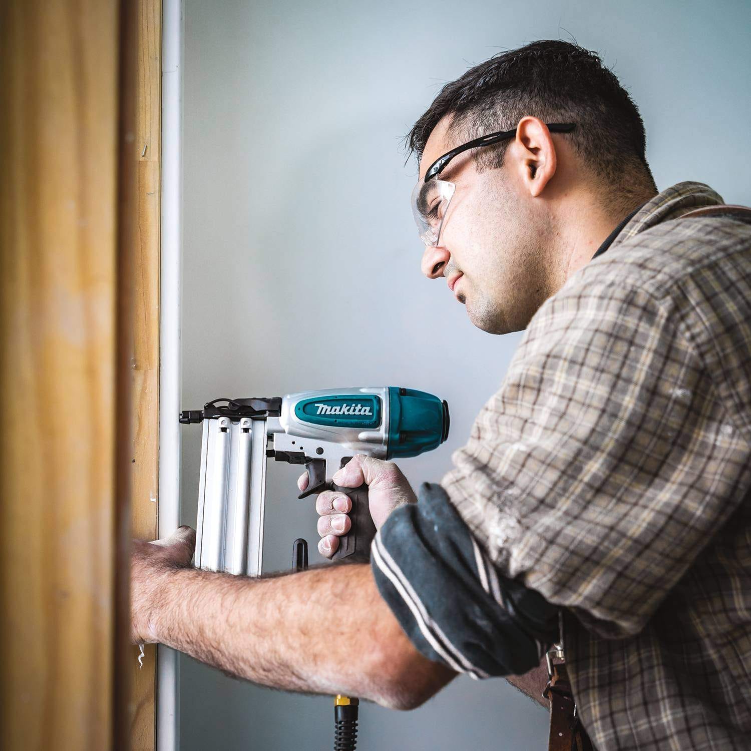 Makita AF506 2 Brad Nailer 18 Gauge